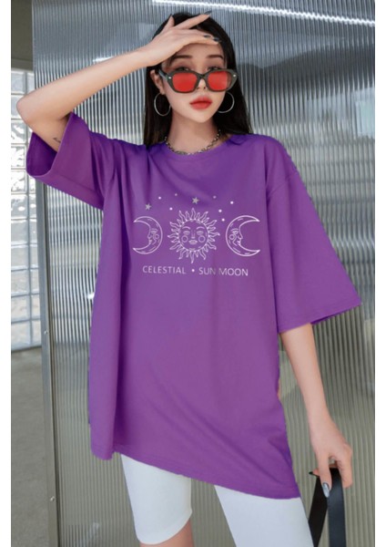 Kadın Mor Oversize Celestial Sun Moon Baskılı T-Shirt - K211310