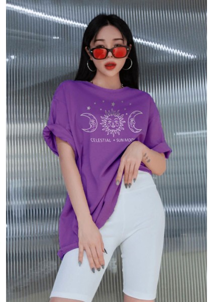 Kadın Mor Oversize Celestial Sun Moon Baskılı T-Shirt - K211310