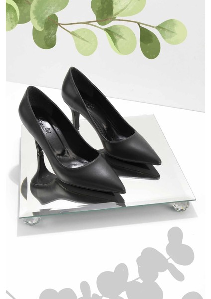 Siyah Kadın Klasik Topuklu Ayakkabı K01231304309