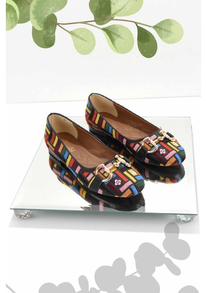 Siyah Nakışlı Kadın Loafer Ayakkabı K01641167082