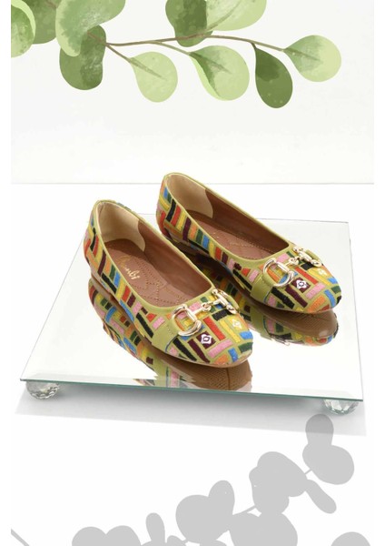 Yeşil Nakışlı Kadın Loafer Ayakkabı K01641167082