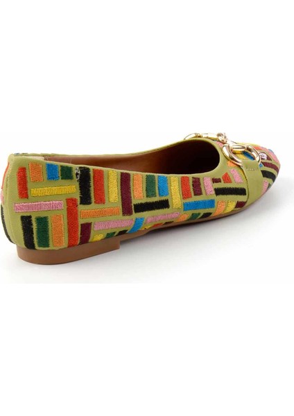 Yeşil Nakışlı Kadın Loafer Ayakkabı K01641167082 fırsatları