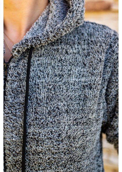 Kadın Gri Peluş Kalın Fermuarlı Kapüşonlu Cepli Ceket 23KCKTMY50 fırsatları