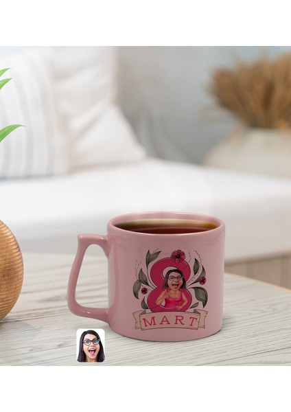 8 Mart Karikatürlü Pudra Pembesi Sert Kapaklı Defter ve Middle Kupa Seti, Arkadaşa Hediye, Yeni Iş Hediyesi, Doğum Günü Hediyesi-2 fiyatları