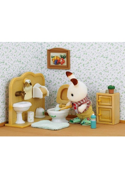 Adore Oyuncak 5015 Sylvanian Families Çikolata Kulaklı Tavşan Erkek ve Tuvalet Seti +3 Yaş