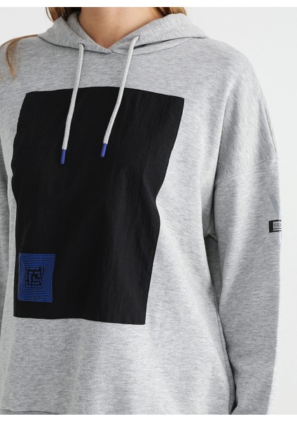 Kapüşon Yaka Baskılı Gri Kadın Sweatshirt K-Kalıs fırsatları