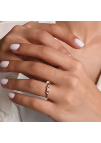 Pırlanta Baget Taşlı Rose Altın Yüzük modelleri
