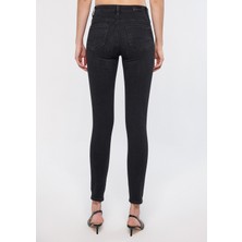 Mavi Kadın Tess Duman Gri Gold Luxury Jean Pantolon 100328-31910