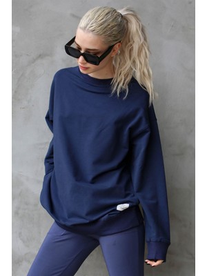 Madmext Lacivert Basic Oversize Kadın Sweatshirt MG168610