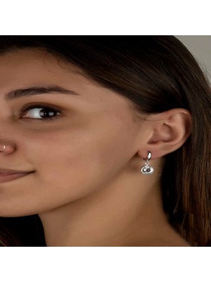Gumush Swarovski Crystal Taşlı Gümüş Beyaz Sallantılı Kadın Küpe