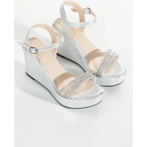 Kadın Yazlık Gümüş Dolgu Topuklu Taş İşlemeli Sandalet