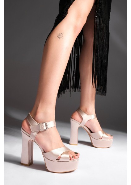 700 Kadın Platform Topuklu Abiye Ayakkabı Ten Saten fiyatları