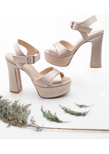 700 Kadın Platform Topuklu Abiye Ayakkabı Ten Saten modelleri