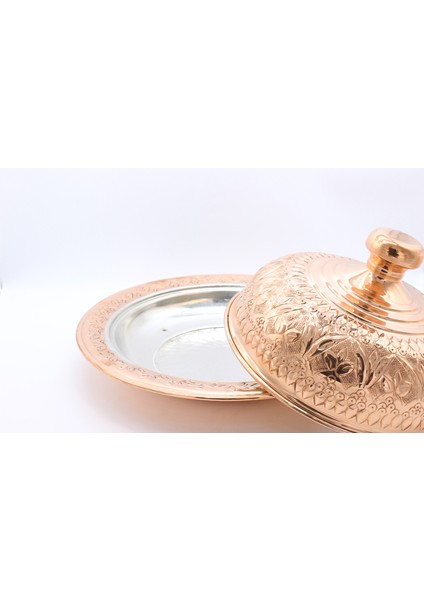 El Işlemesi Kabartma Çiçekli Model Kapaklı Bakır Tabak Sahan 32 cm