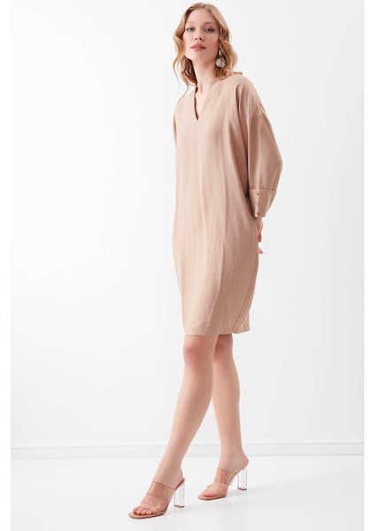 V Yaka Kolu Düğme Detaylı Cepli Elbise10 fırsatları