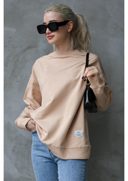 Bej Basic Oversize Kadın Sweatshirt MG168610