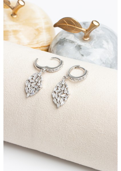 Kadın 925 Ayar Gümüş Baget Taşlı Küpe modelleri