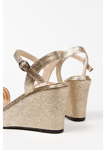 Kadın Yazlık Altın Dolgu Topuklu Taş İşlemeli Sandalet fırsatları