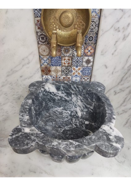 Karaca Siyahı Dört Kulak Kavun Mermer Kurna modelleri