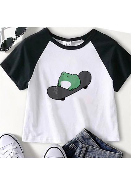 Skateboarder Frog Baskılı Reglan Kol Beyaz Crop fiyatları