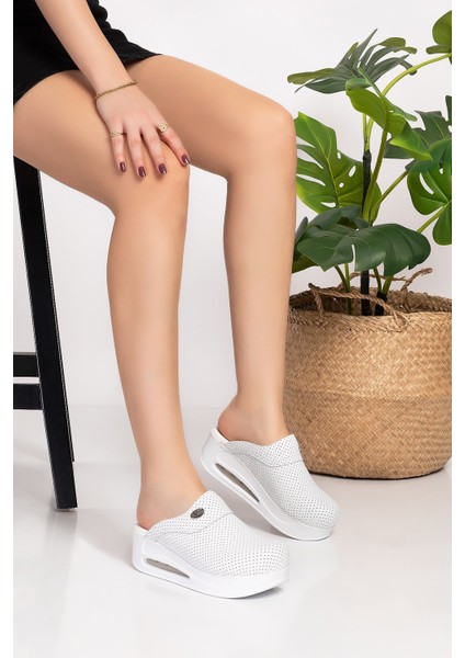 Beyaz Delikli Desenli Kapalı Airmax Bayan Sabo Terlik fiyatları