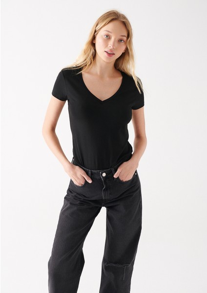 V Yaka Siyah Basic Stretch Tişört 162769-900