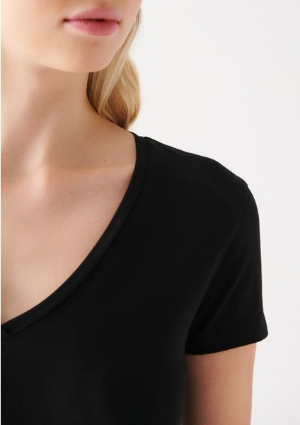 V Yaka Siyah Basic Stretch Tişört 162769-900