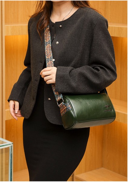 Dokulu Silindir Tek Omuz Büyük Kapasiteli Deri Çanta (Yurt Dışından) modelleri