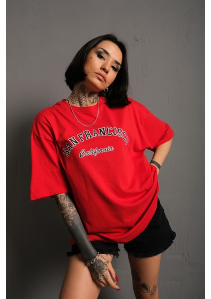 Kadın San Francisco California Baskılı Oversize T-Shirt fiyatları