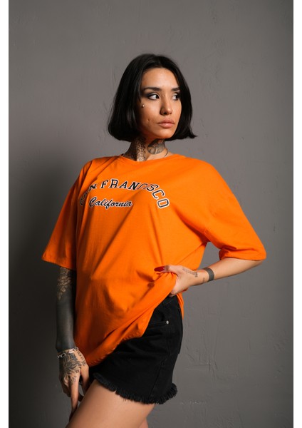 Kadın San Francisco California Baskılı Oversize T-Shirt fiyatları