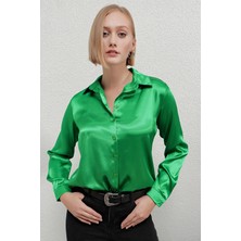 Hazelin Kadın Koyu Yeşili Hafif Dökümlü Saten Yüzeyli Gömlek HZL22W-BD13964110