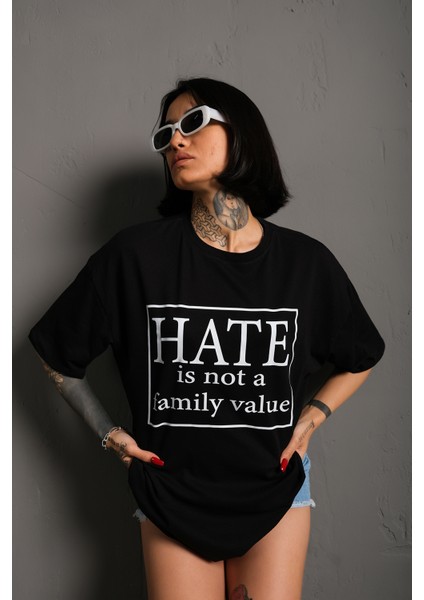 Kadın Oversize Hate Baskılı T-Shirt fırsatları