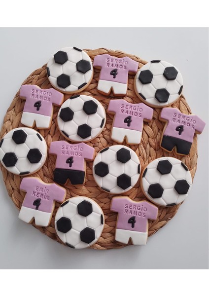 Futbol Topu ve Isimli Forma Butik Kurabiye - 20 Adet