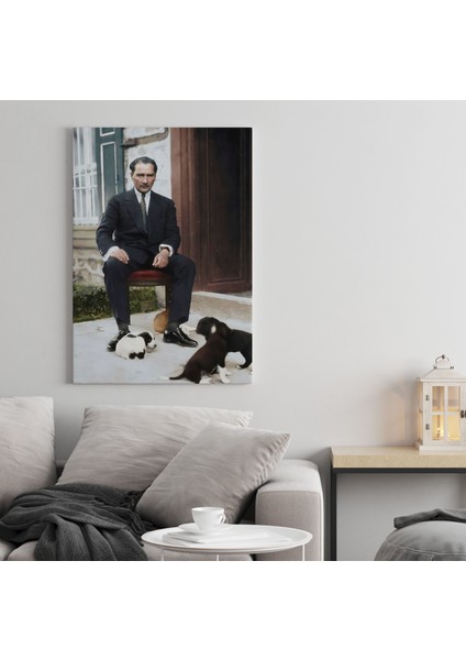 M. Kemal Atatürk Minik Köpeklerle Oynarken Portre Dekoratif Dikey Kanvas Tablo