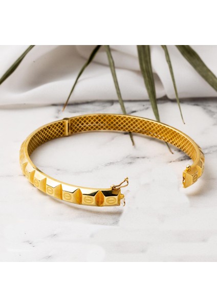 14 Ayar Altın Vida Detaylı Kelepçe Bilezik modelleri