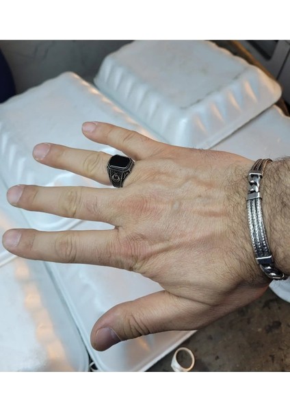 925 Ayar Gümüş Dörtgen Siyah Oniks Taşlı Ayyıldız Motifli Erkek Yüzük indirimleri