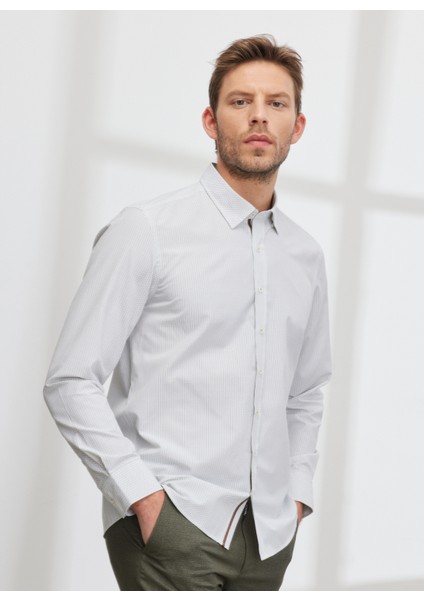 ALTINYILDIZ CLASSICS Erkek Beyaz-haki Slim Fit Dar Kesim Gizli Düğme Yaka Baskılı Gömlek fiyatları