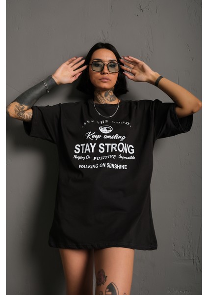 Kadın Stay Strong Baskılı Oversize T-Shirt modelleri