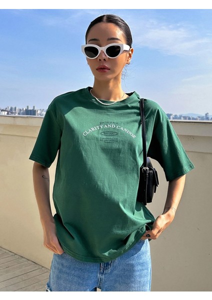 Kadın Clarity And Candor Baskılı Oversize T-Shirt