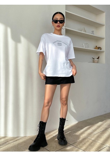 Kadın Clarity And Candor Baskılı Oversize T-Shirt