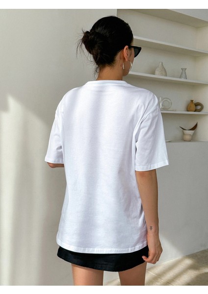 Kadın Clarity And Candor Baskılı Oversize T-Shirt