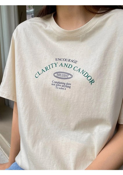 Kadın Clarity And Candor Baskılı Oversize T-Shirt