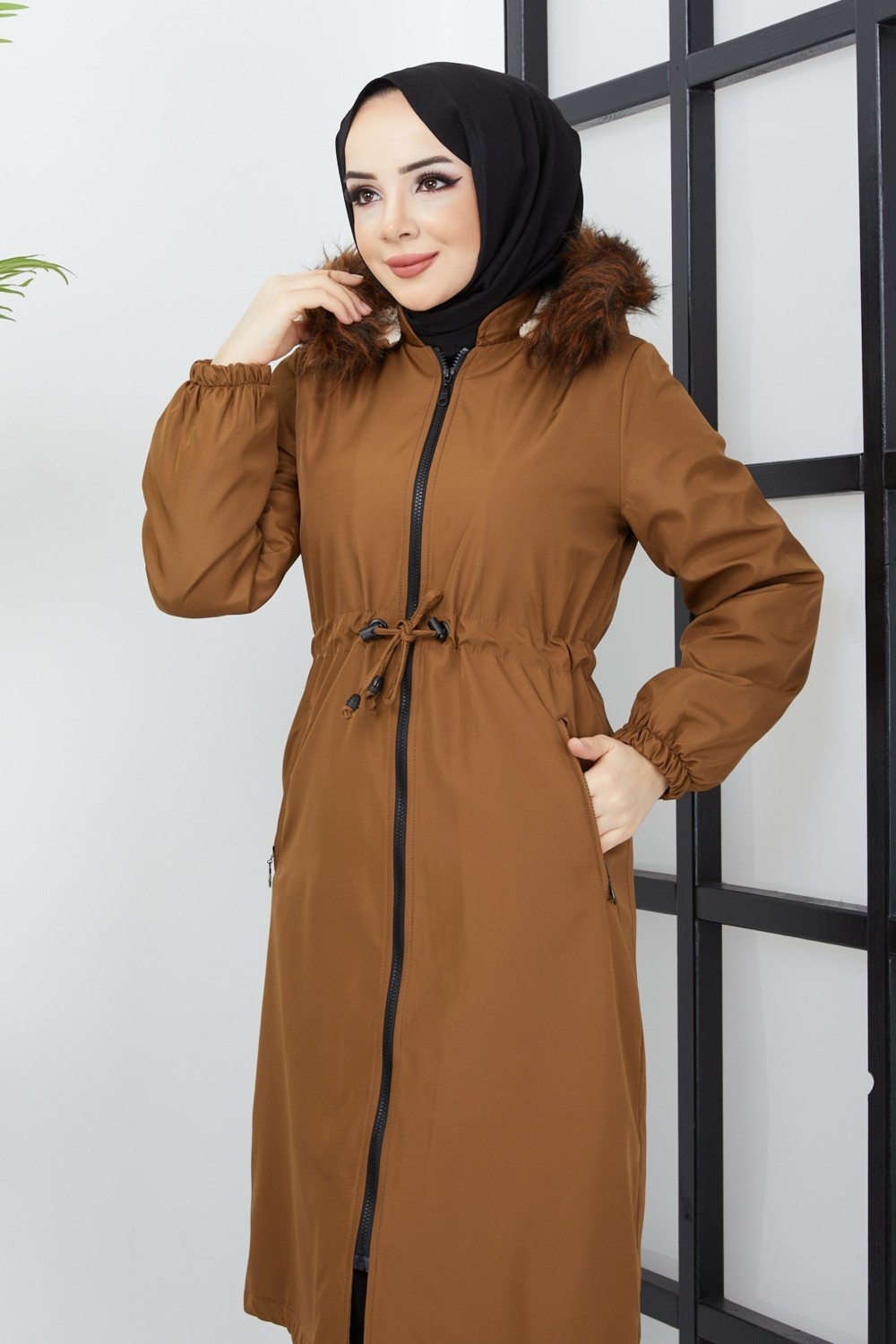 Hafsa Mina Beli Bağcıklı Mont Taba