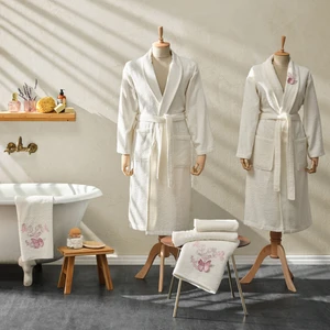 The Mia Karaca Home Butterfly 3D Nakışlı Pudra Bej Aile Banyo Seti