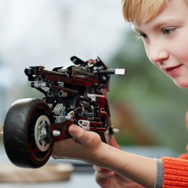 LEGO® Technic BATMAN - BATCYCLE™ 42155 - 9 Yaş ve Üzeri Fiyatı