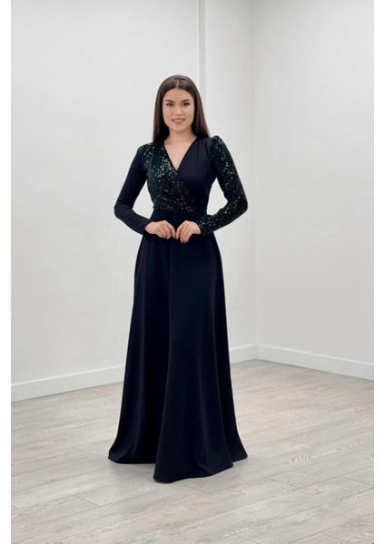 Krep Kumaş Payet Detaylı Elbise - Zümrüt Yeşil