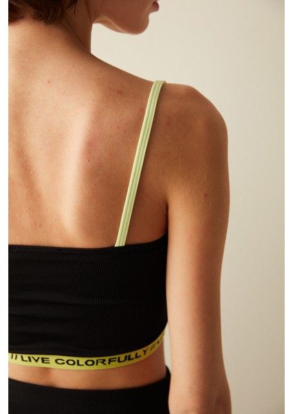 Siyah Biye Detaylı Sloganlı Spor Sütyen fırsatları