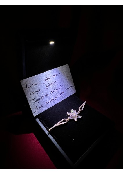 Işıklı Kutu Ile Lotus Çiçeği 925 Ayar Gümüş Bileklik