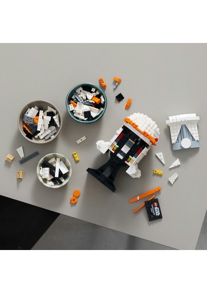 LEGO® Star Wars™ Klon Komutanı Cody Kaskı 75350 - Yetişkinler için Koleksiyonluk Sergileme Modeli Yapım Seti (776 Parça)