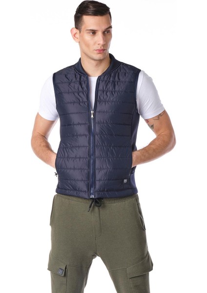 Erkek Regular Fit Bomber Yaka Cepli Kapitone Scuba Kumaş Fermuar Detaylı Ince Yelek indirimleri